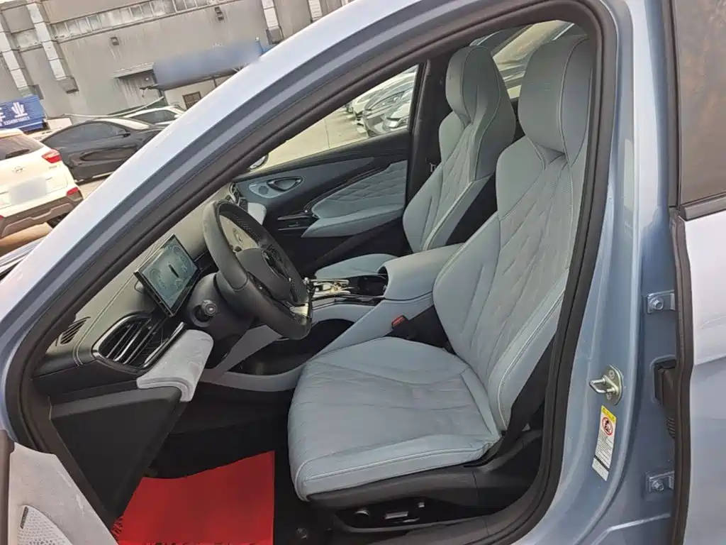 BYD Seal — фото 14