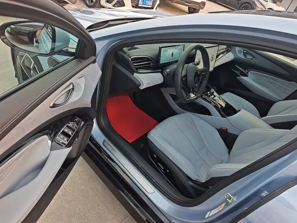 BYD Seal — фото 15