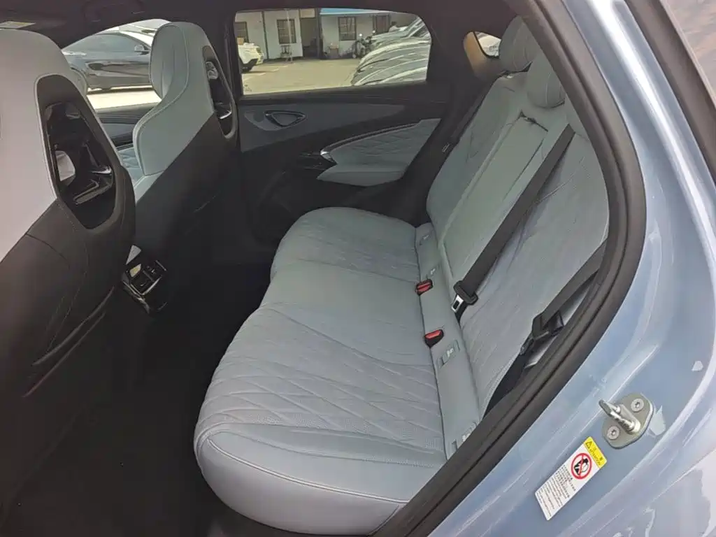 BYD Seal — фото 16