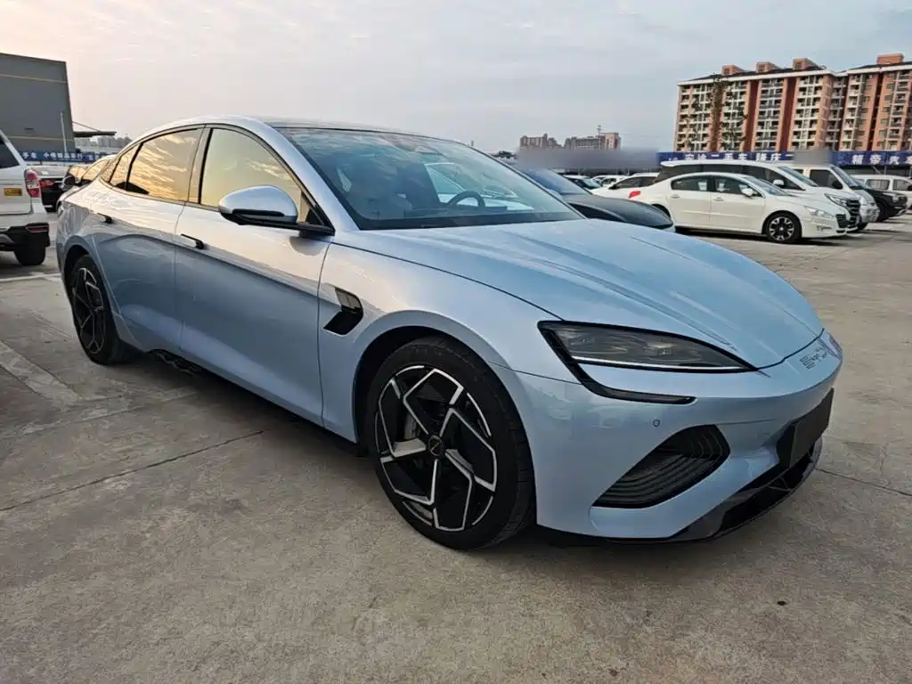 BYD Seal — фото 3