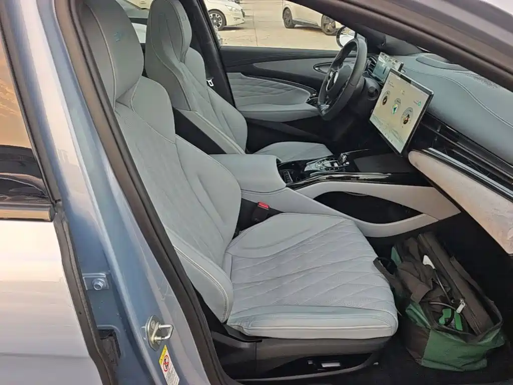 BYD Seal — фото 24