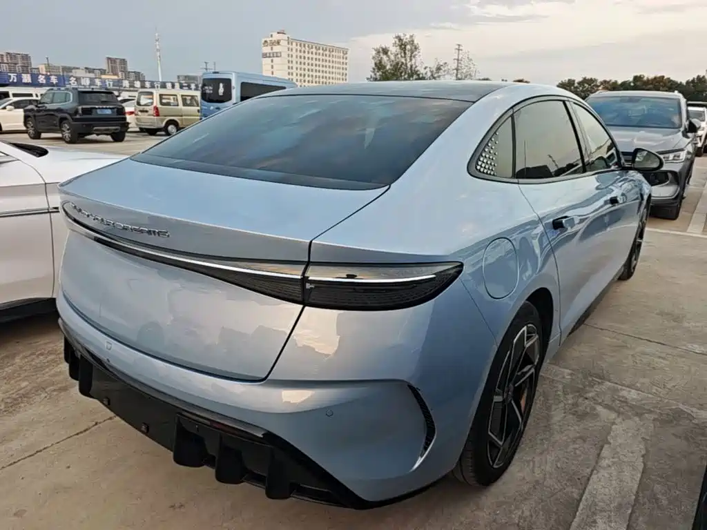 BYD Seal — фото 6