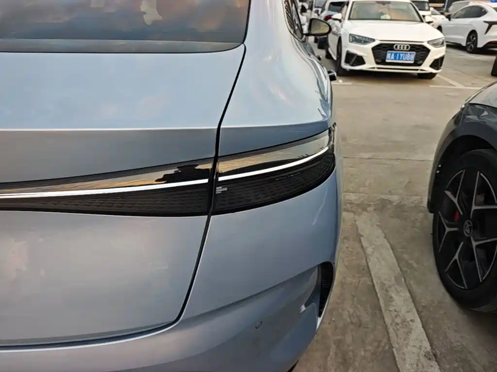 BYD Seal — фото 7