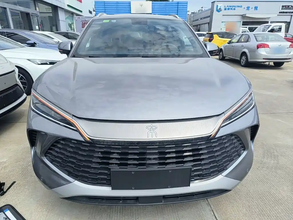 BYD L DM-i — фото 3