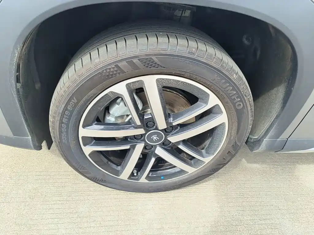 BYD L DM-i — фото 23
