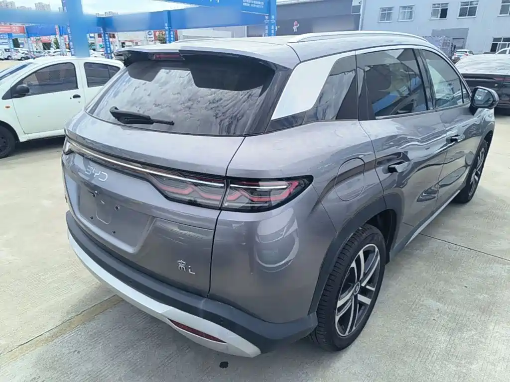 BYD L DM-i — фото 7