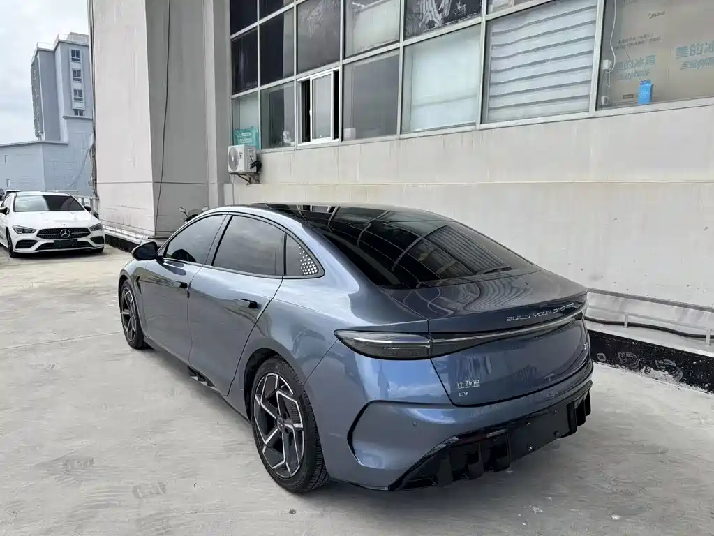 BYD Seal — фото 11