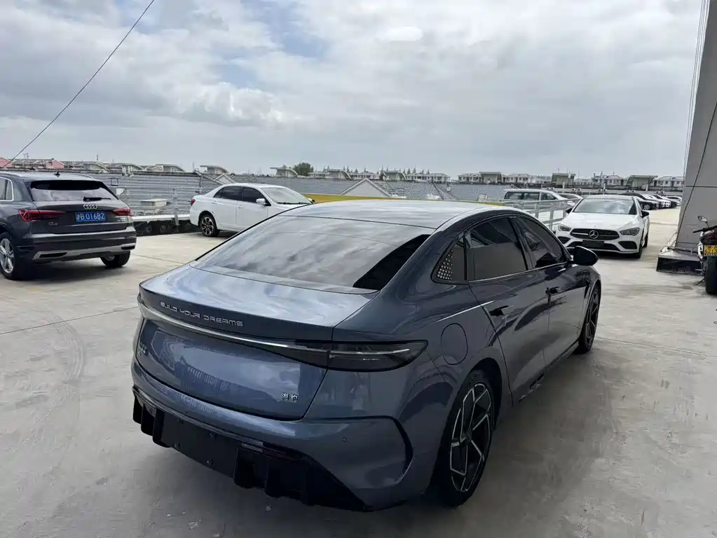 BYD Seal — фото 13