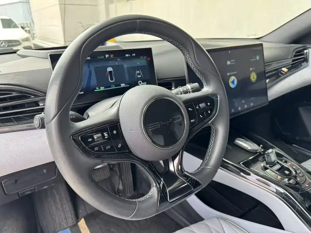 BYD Seal — фото 4