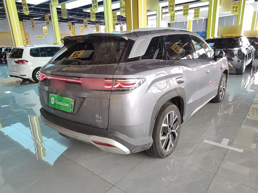 BYD L DM-i — фото 7