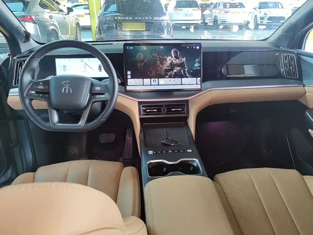 BYD L DM-i — фото 10