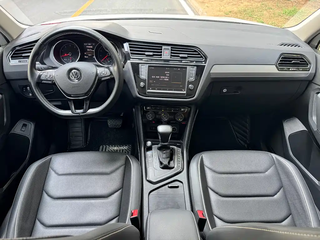 Volkswagen Tiguan L — фото 7