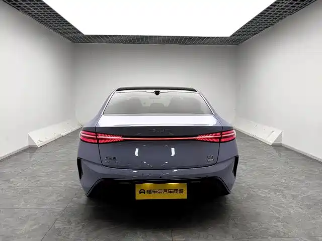 BYD Seal — фото 11
