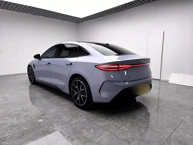 BYD Seal — фото 3