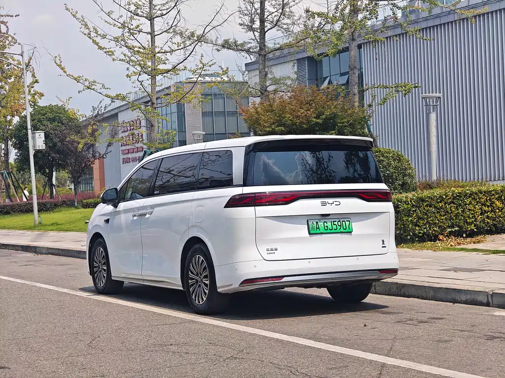 BYD Xia — фото 4