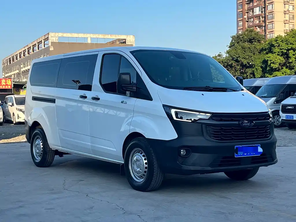 Ford Transit — фото 3