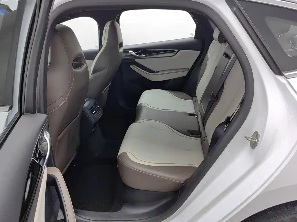 BYD Qin PLUS — фото 15