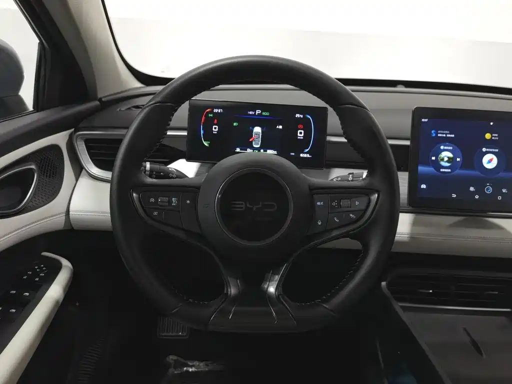 BYD Seal 05 DM-i — фото 11