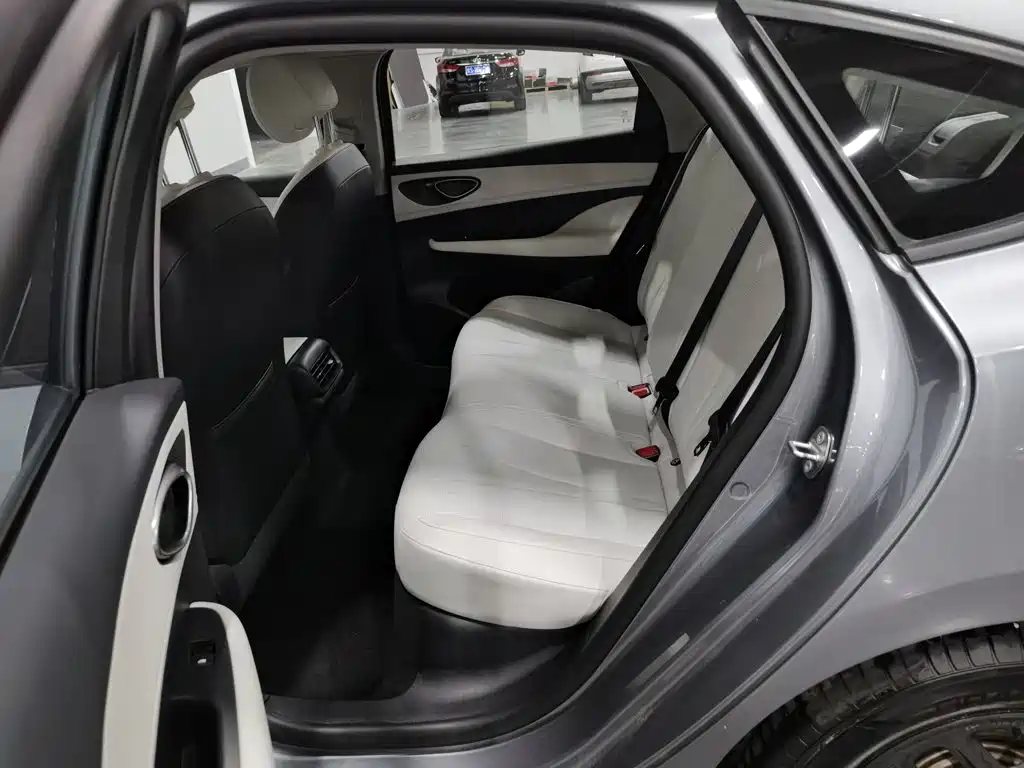 BYD Seal 05 DM-i — фото 15