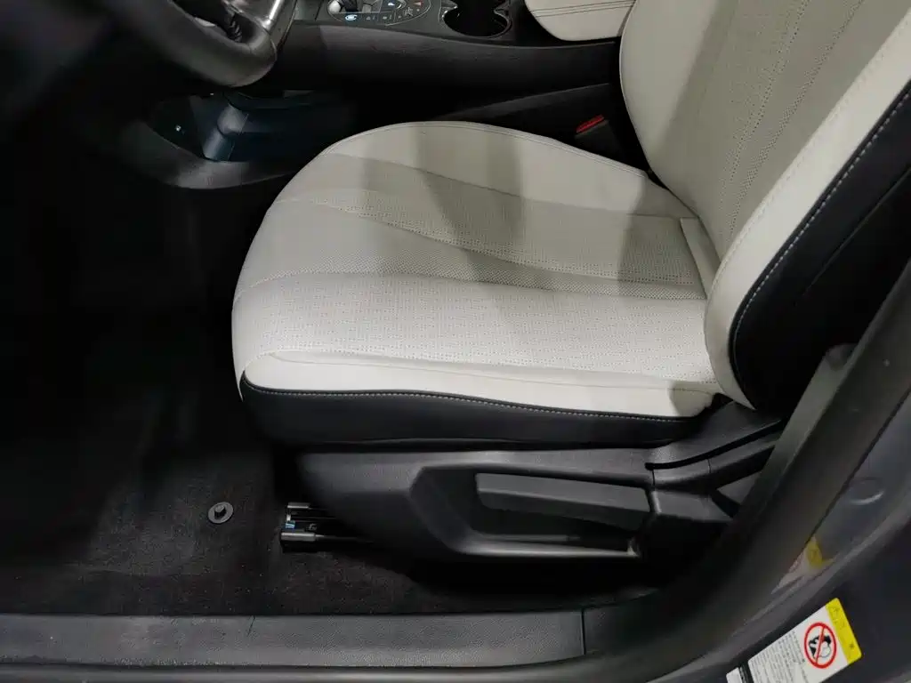 BYD Seal 05 DM-i — фото 20