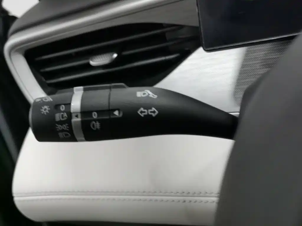 BYD Seal 05 DM-i — фото 21