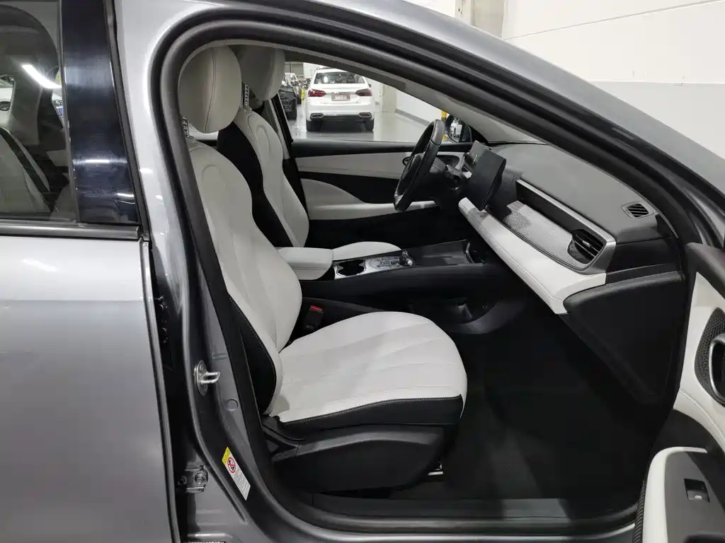 BYD Seal 05 DM-i — фото 23