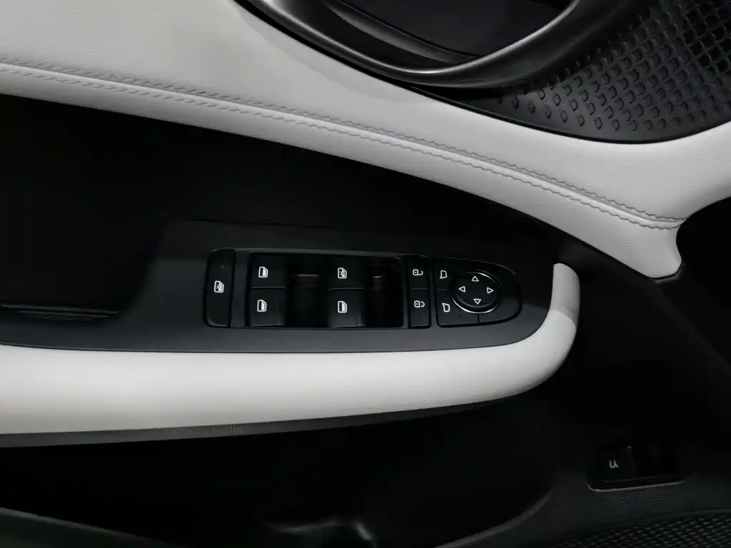 BYD Seal 05 DM-i — фото 9