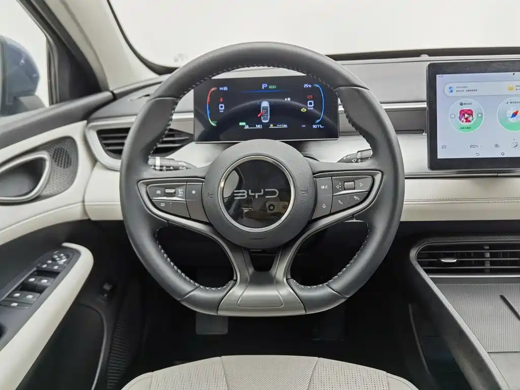 BYD Seal 05 DM-i — фото 11