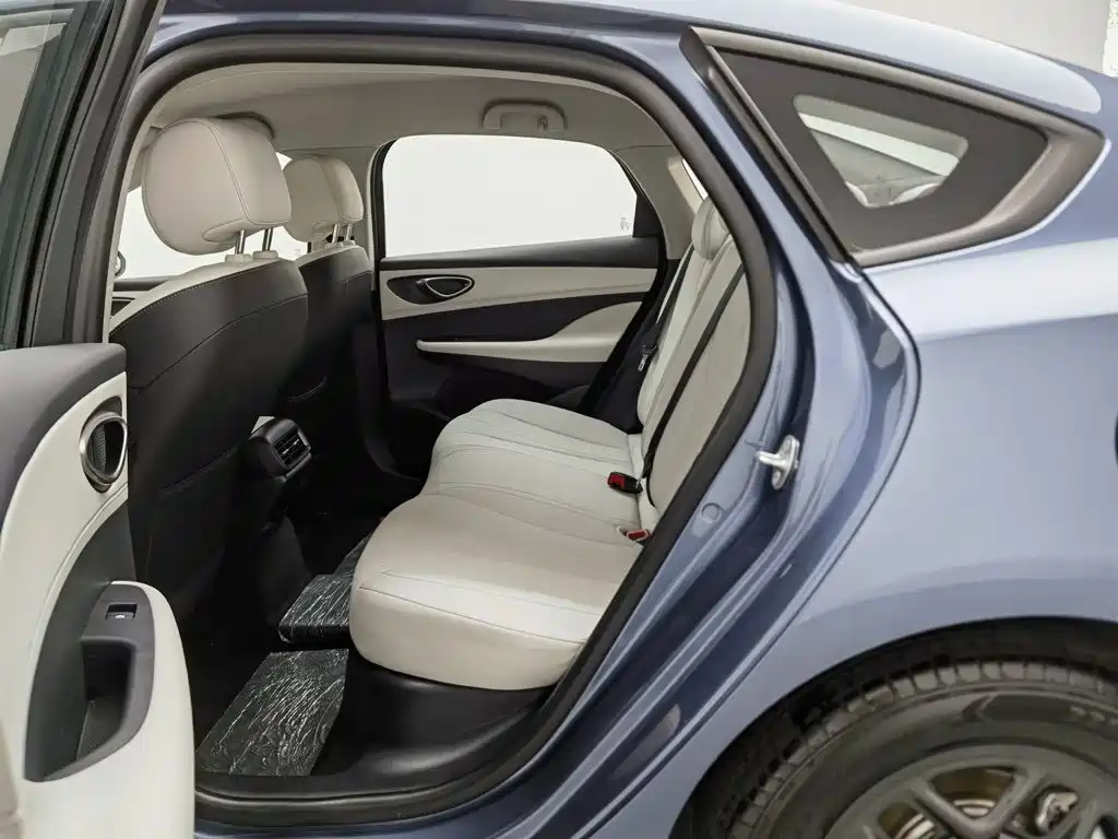 BYD Seal 05 DM-i — фото 15
