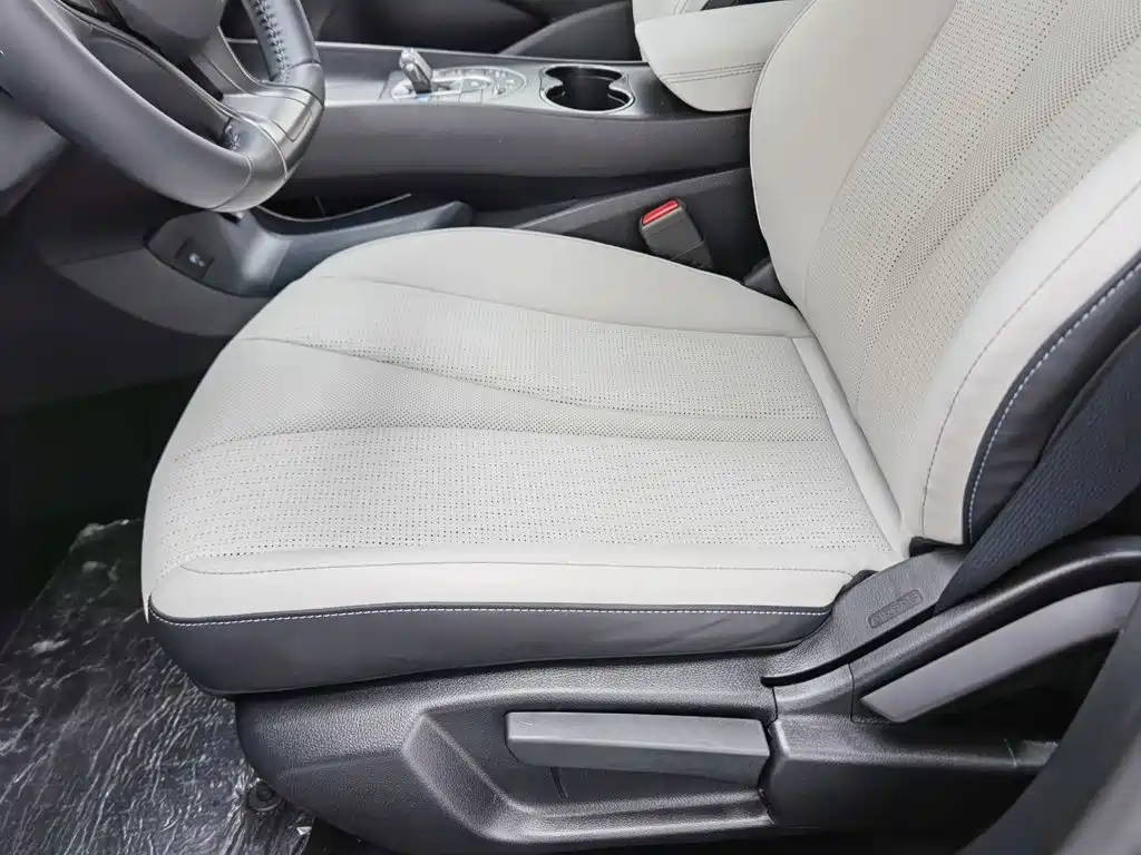 BYD Seal 05 DM-i — фото 20