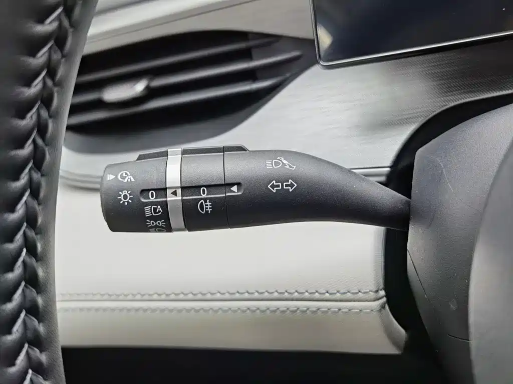 BYD Seal 05 DM-i — фото 21