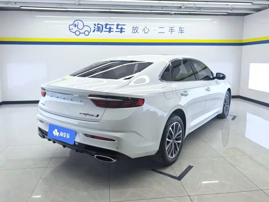 Geely Preface — фото 3