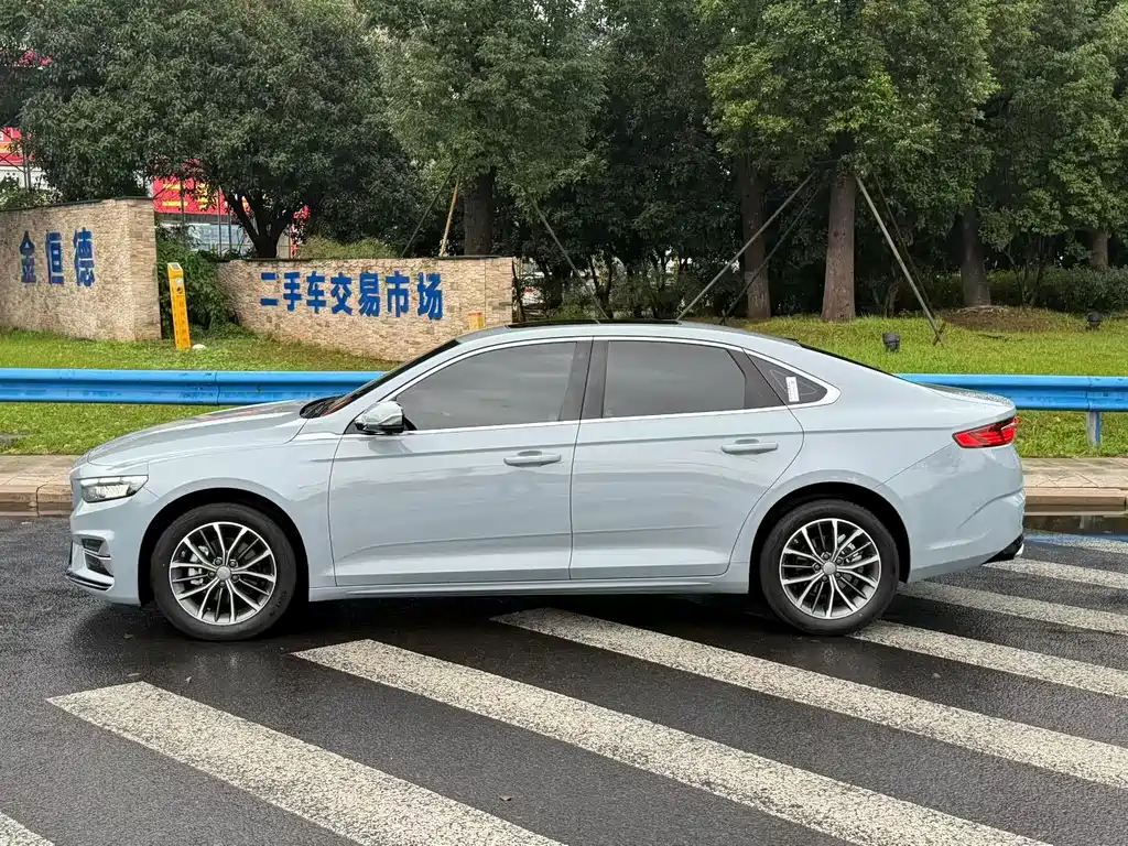 Geely Preface — фото 3