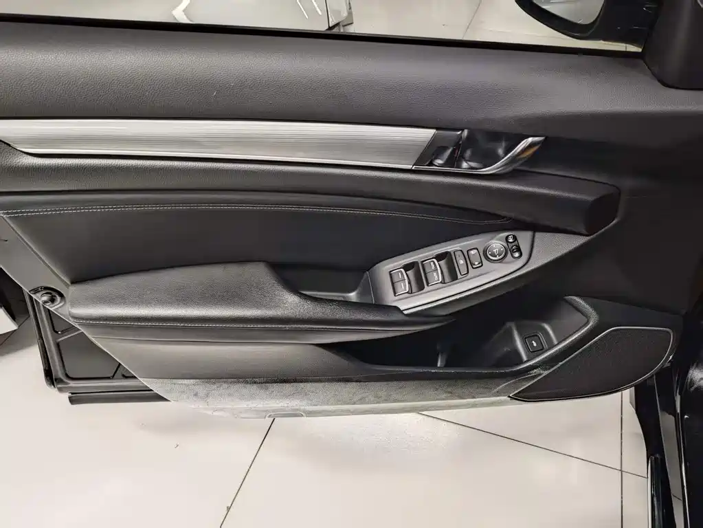 Honda Accord — фото 14
