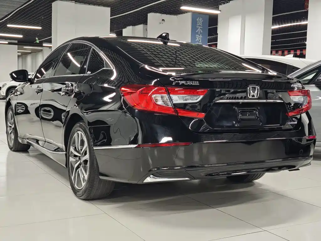 Honda Accord — фото 3