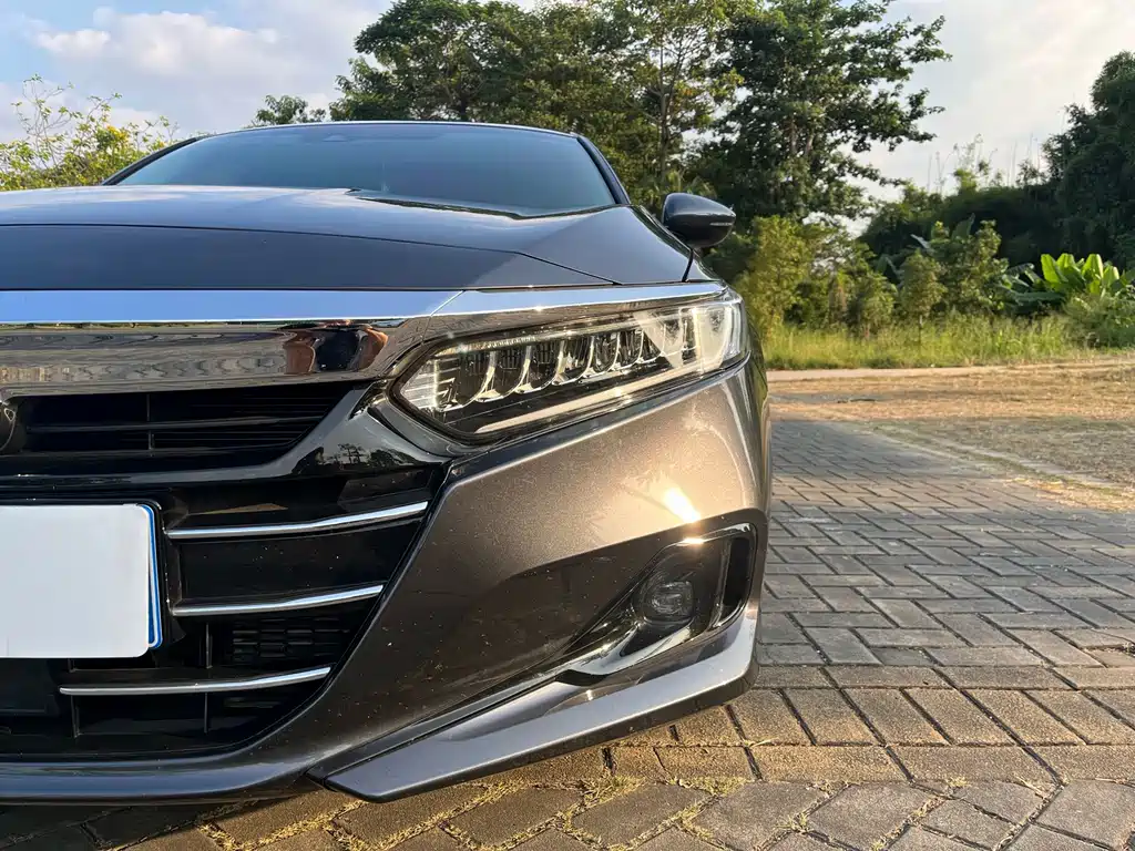 Honda Accord — фото 8