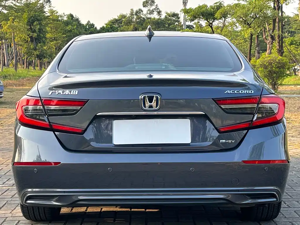 Honda Accord — фото 10