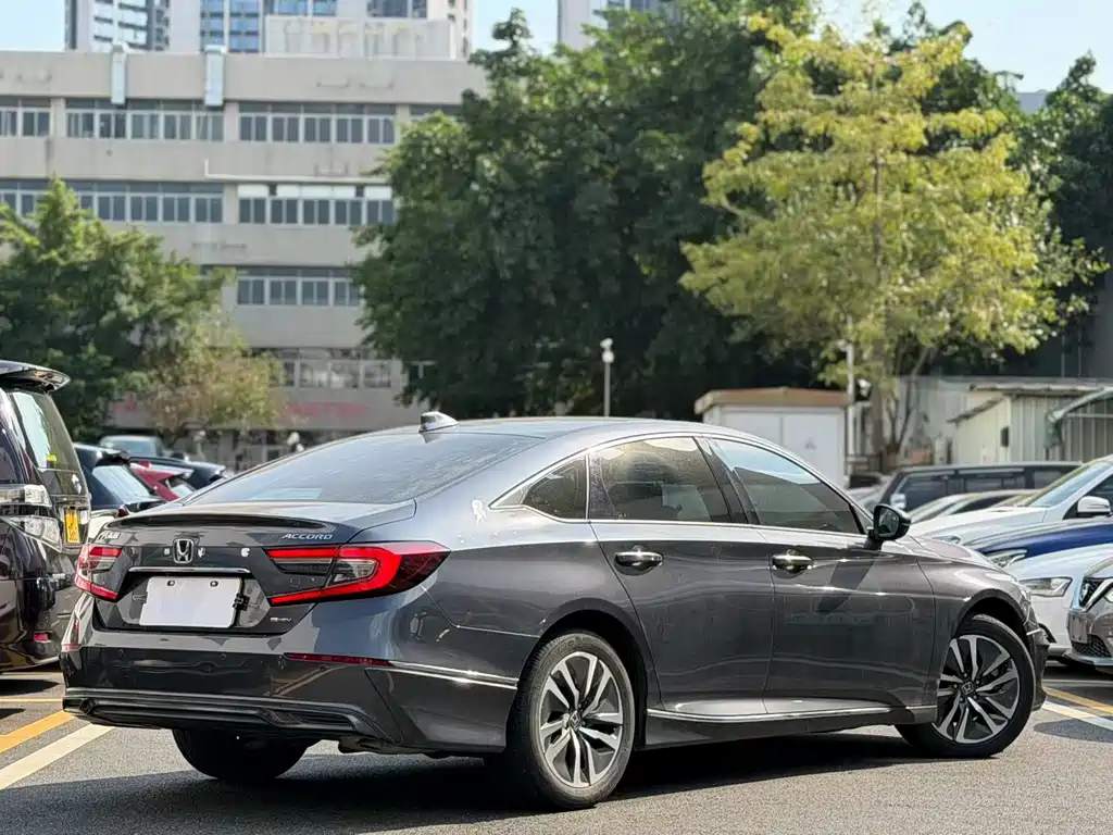 Honda Accord — фото 3