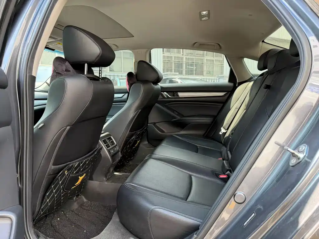 Honda Accord — фото 6