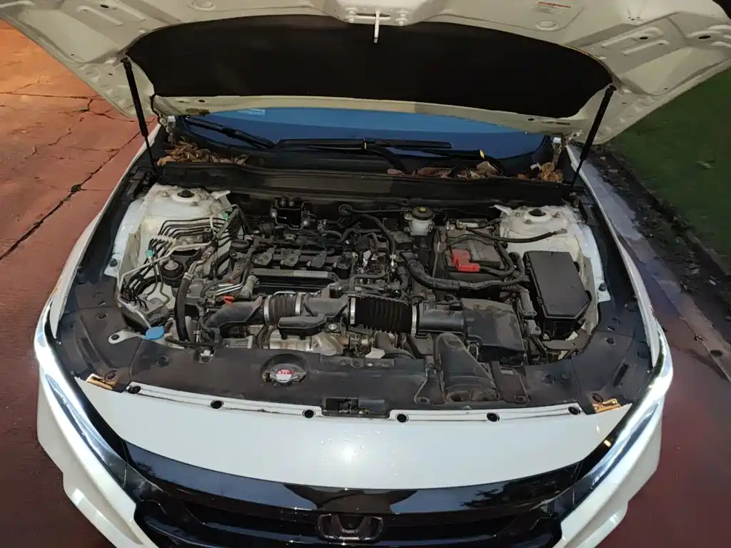 Honda Accord — фото 10