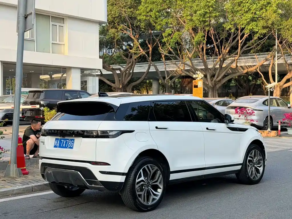 Land Rover Evoque — фото 14