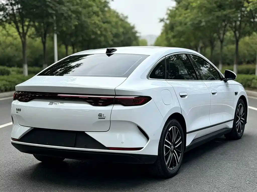 BYD Qin L — фото 4