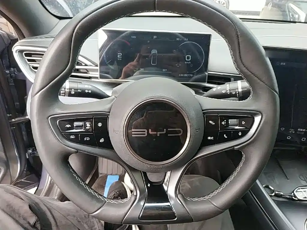 BYD Seal — фото 11