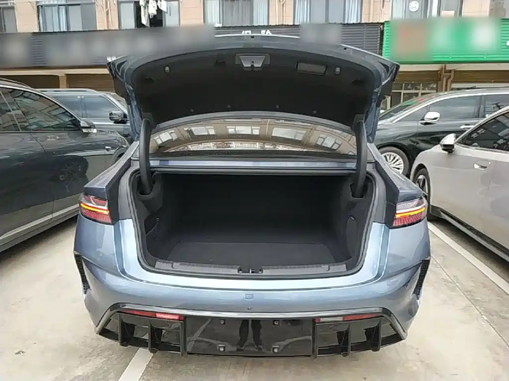 BYD Seal — фото 19