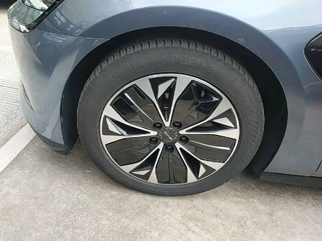 BYD Seal — фото 23