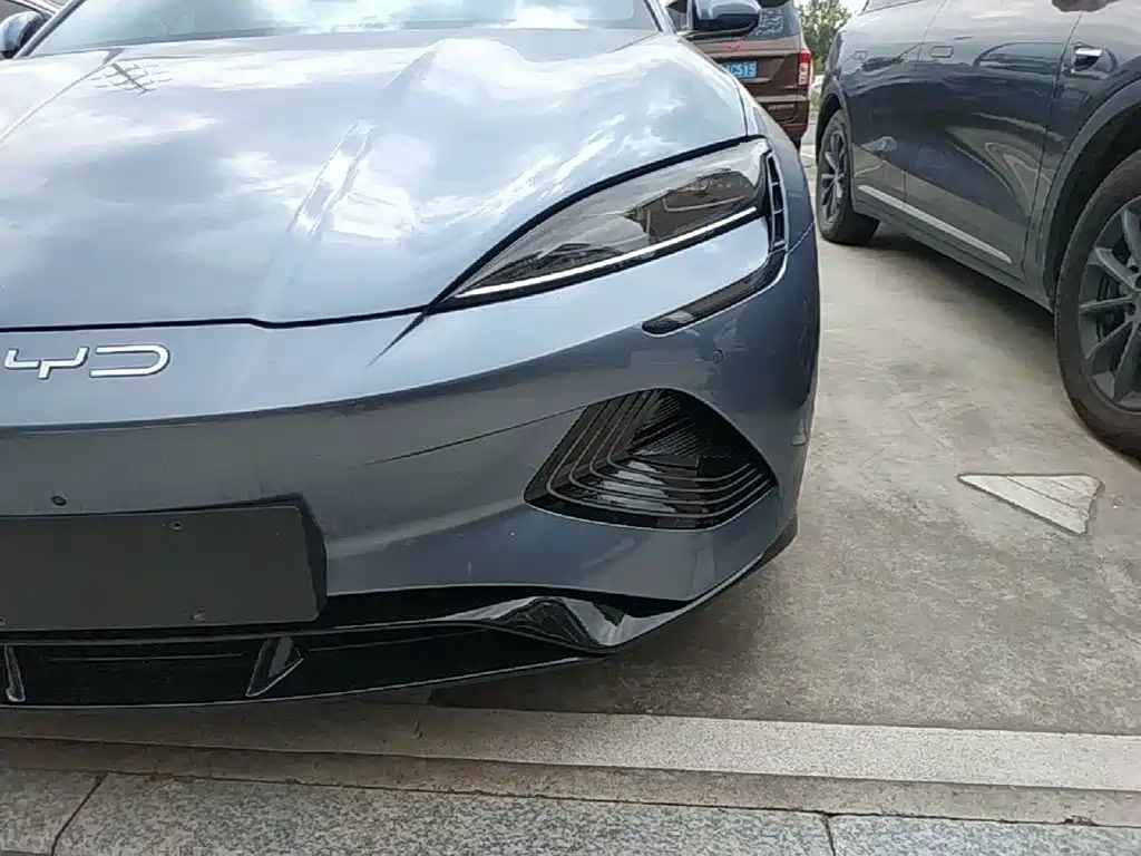 BYD Seal — фото 24