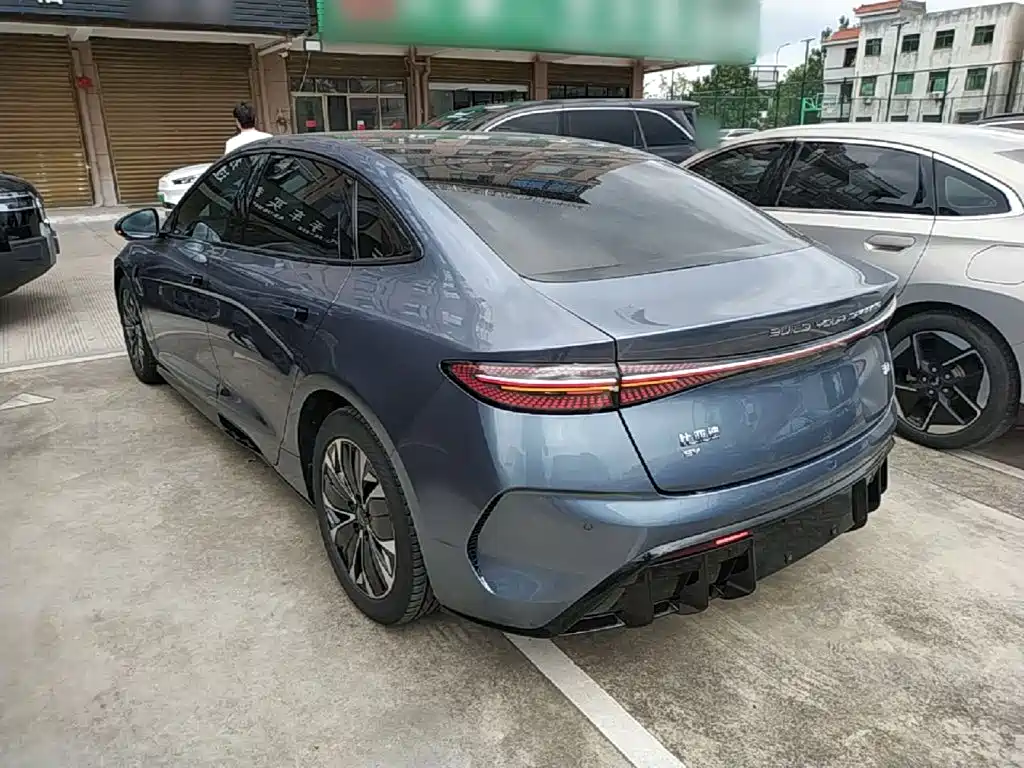 BYD Seal — фото 5