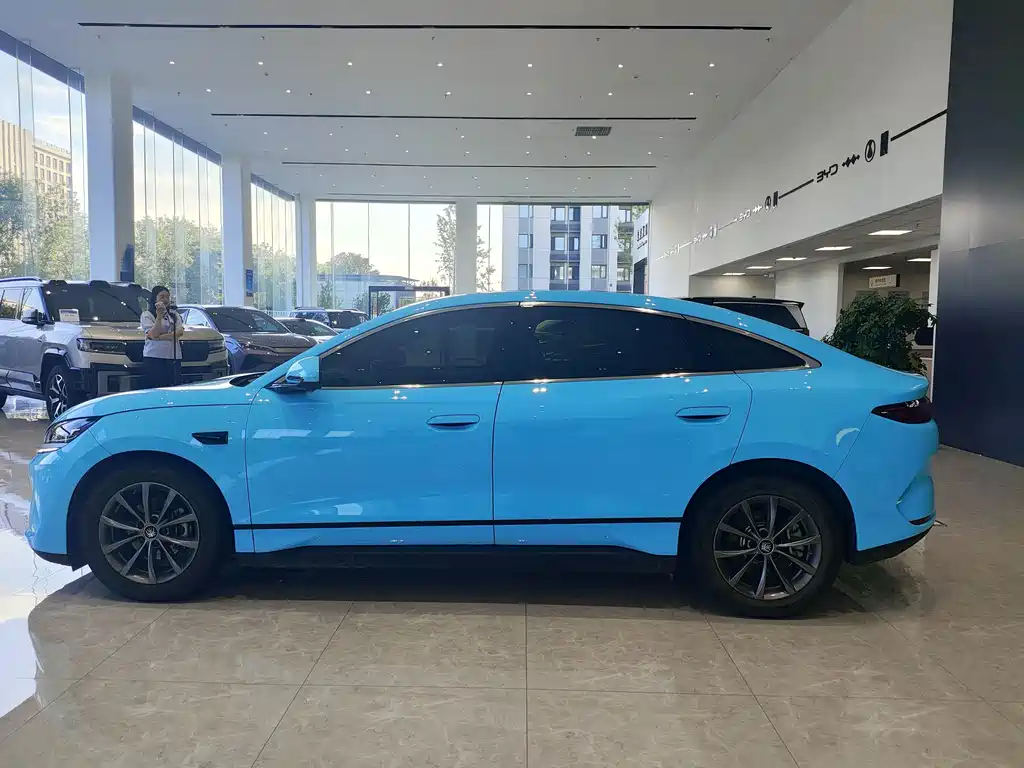 BYD Qin L — фото 8