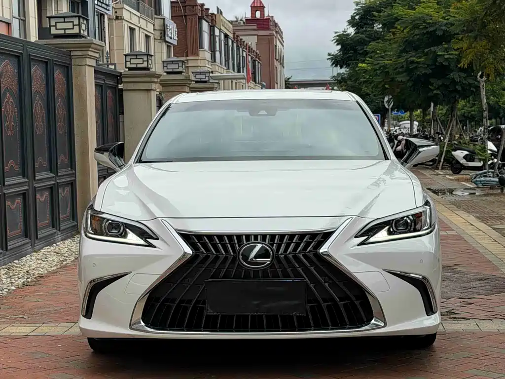 Lexus ES — фото 2