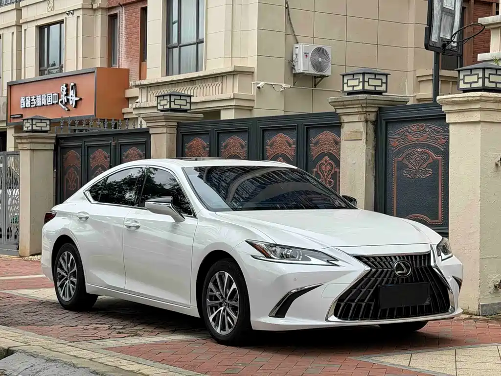 Lexus ES — фото 3